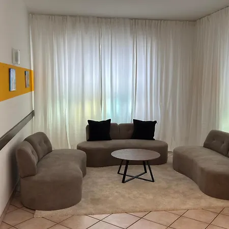 Bab And Helvetia Hotel