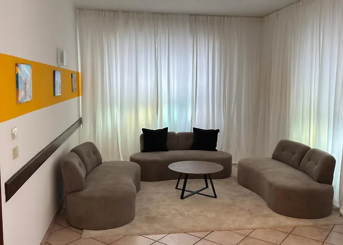 Bab And Helvetia Hotel